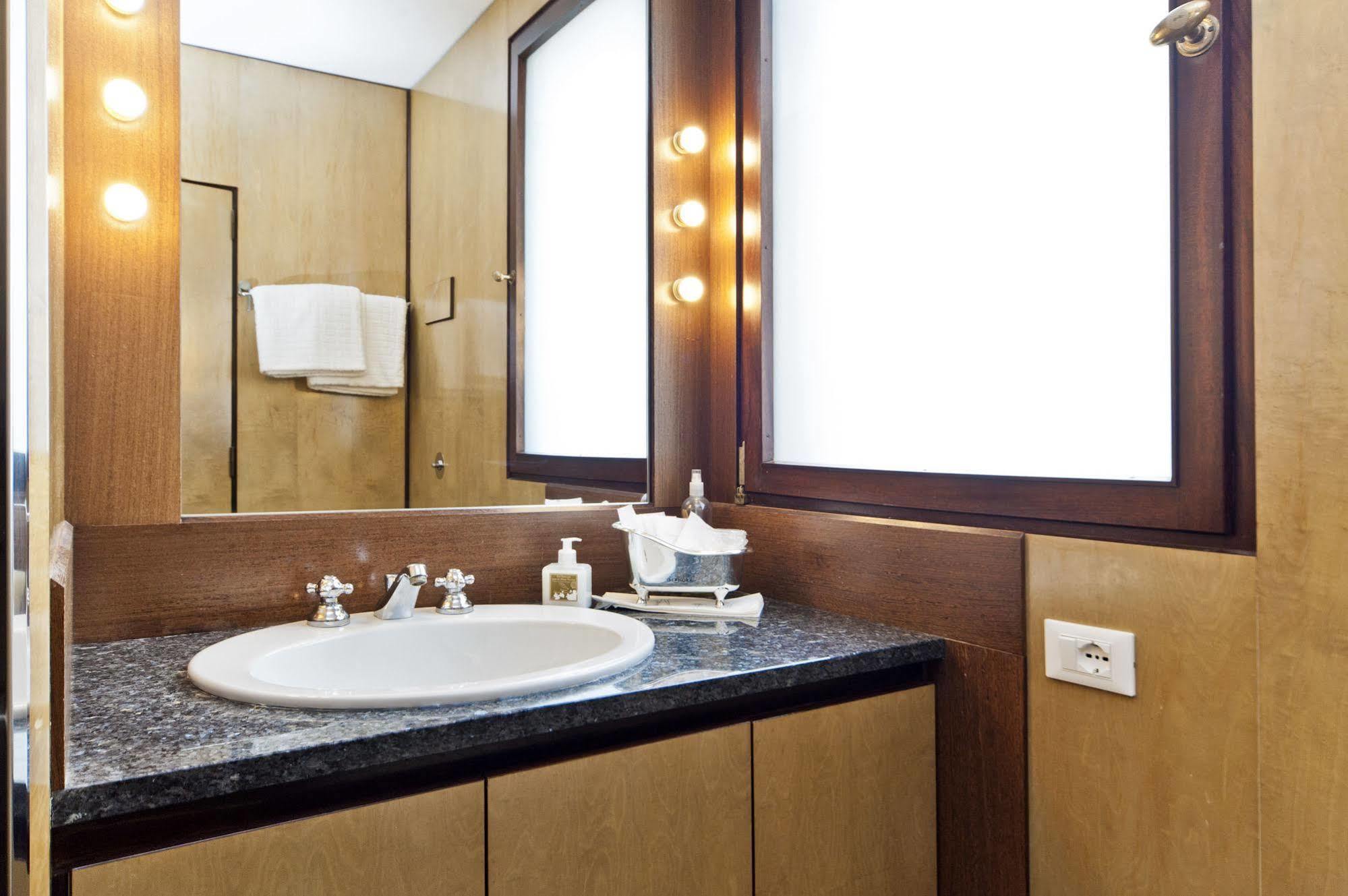 Elegant Terrace Apartment Near Piazza San Marco Last Floor No Lift 威尼斯 外观 照片
