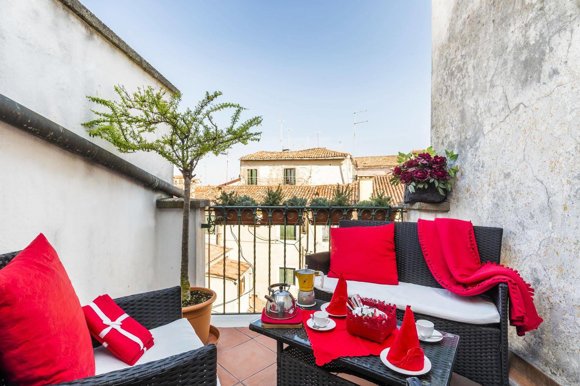 Elegant Terrace Apartment Near Piazza San Marco Last Floor No Lift 威尼斯 外观 照片